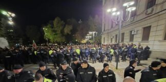 Протест пред Народния театър "Иван Вазов"