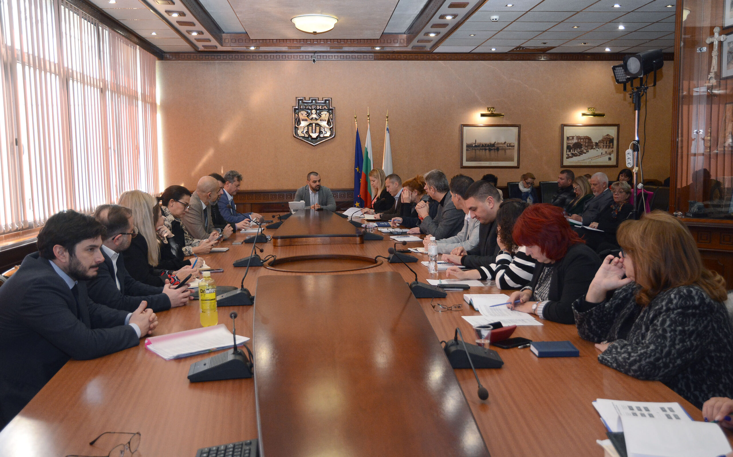 обяви началото на демонтаж на неработещите павилиони на ул Д р