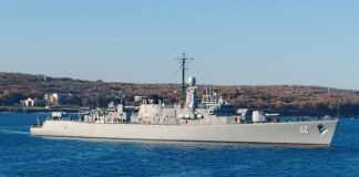 Военен кораб