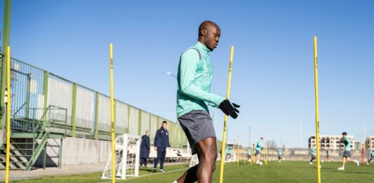 Антъни Уджа