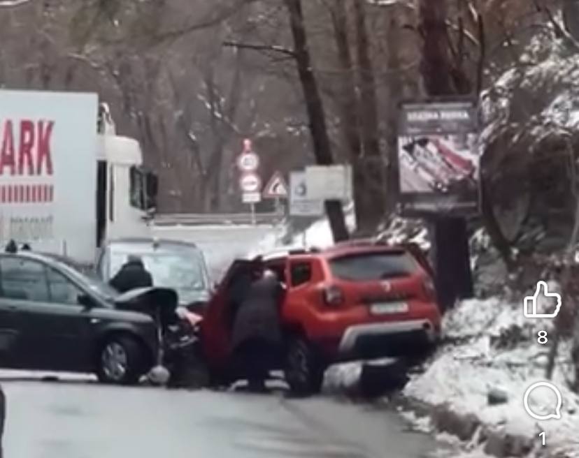 Тежка катастрофа е възникнала на пътя между София и Самоков