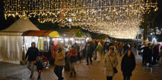 Коледният базар