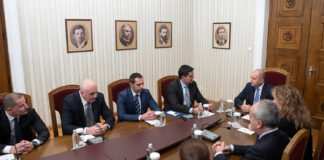 Консултациите