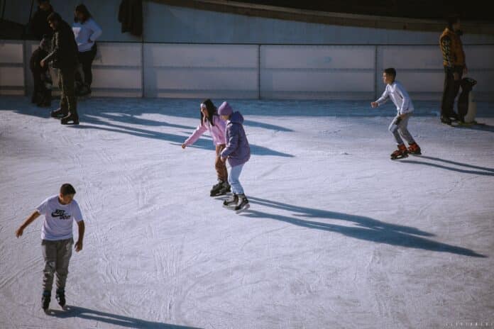 Ледена пързалка