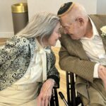 Най-възрастните младоженци Марджъри Фитерман и Бърни Литман