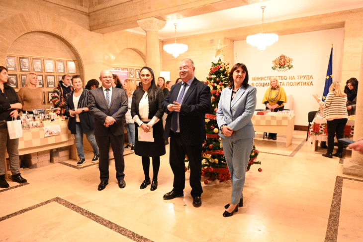 Истинският дух на Коледа се крие не само в красивите