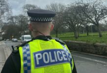 Пътен полицай спира след AI камери