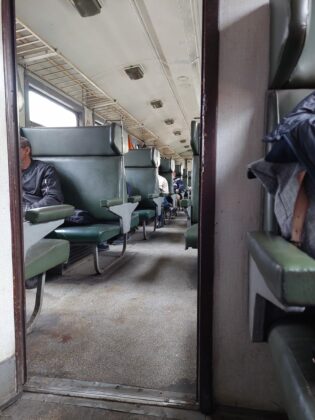 Пътническият влак