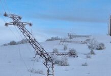 Сняг, електрически стълб