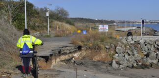 Свлачището на алеята в Бургас