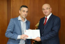 Връчването на свидетелствата