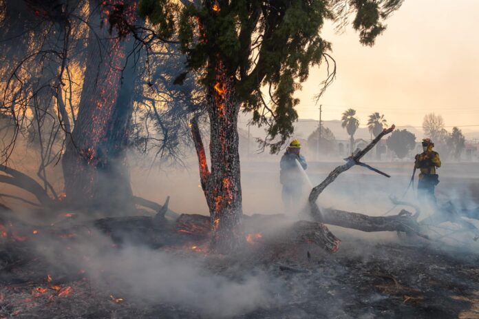 пожар в Лос Анджелис,Хюз