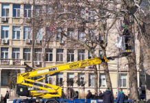 Демонтиране на коледната украса