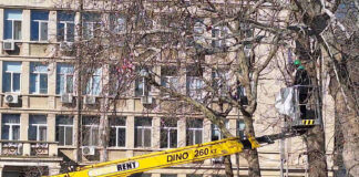 Демонтиране на коледната украса