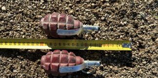 Две ръчни гранати