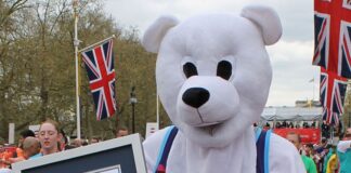 Джил със сертификат на Световните рекорди на Гинес