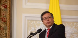 Густаво Петро