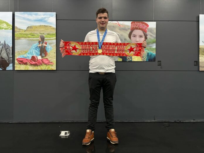 Петко Лазаров със златен медал