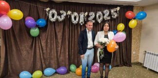 Младоженците