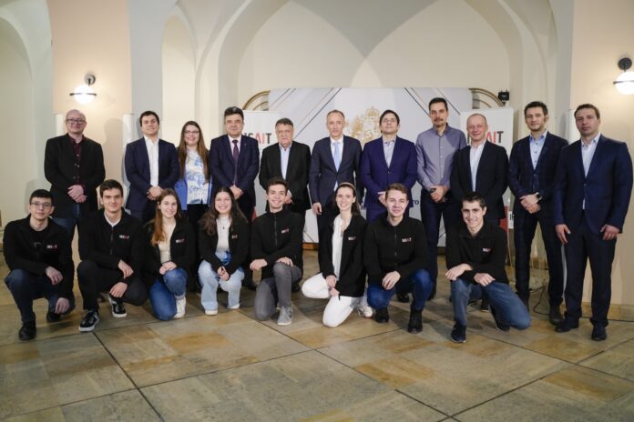 Стипендиантска програма EXPLORER