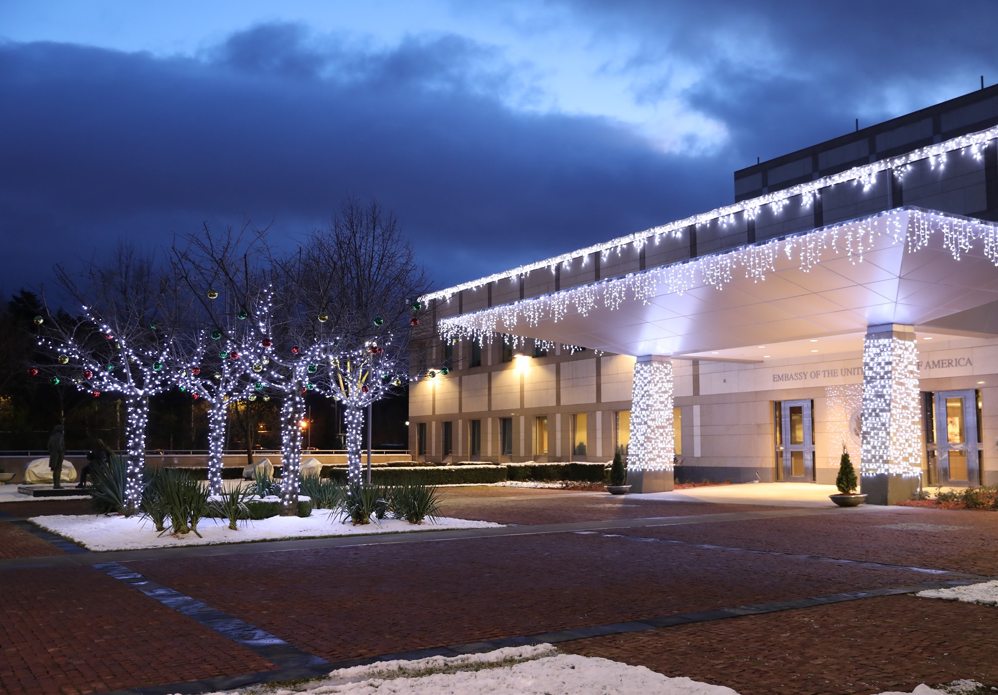 е един от най българските празници дълбоко свързан с традициите културата