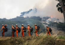 Затворници пожарникари