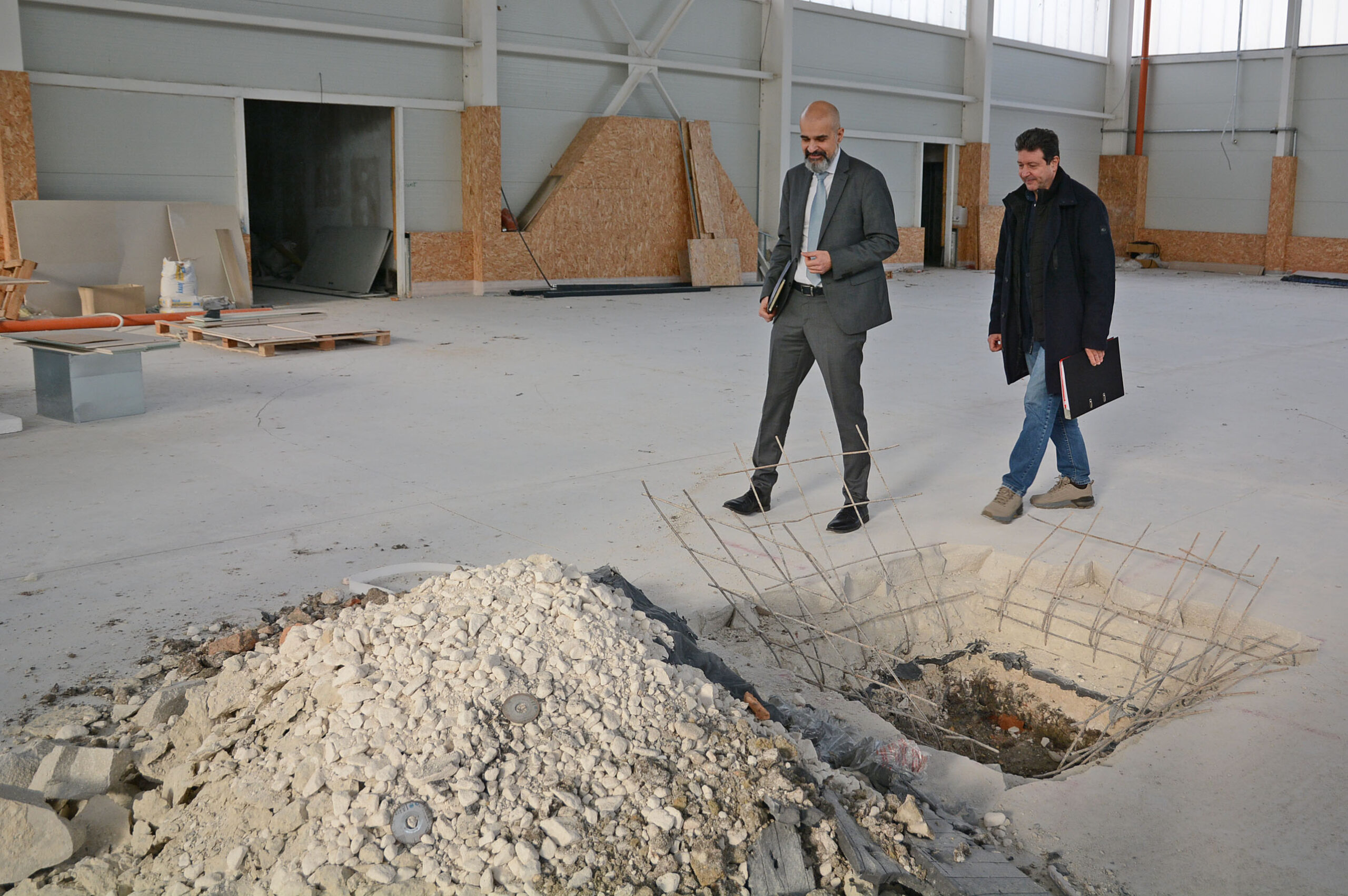 2 1 милиона лева са необходими за довършването на физкултурния салон