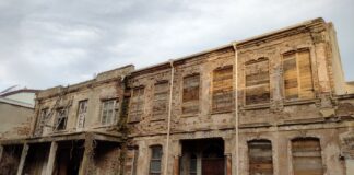 Рушаща се сграда в Бургас