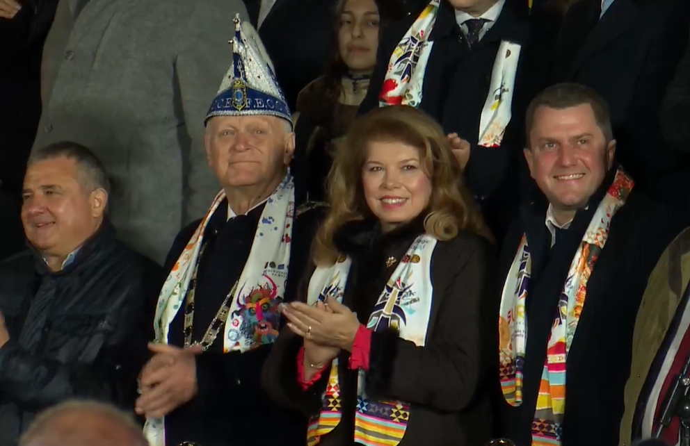 Илияна Йотова откри в Перник 31 ия Международен фестивал на маскарадните