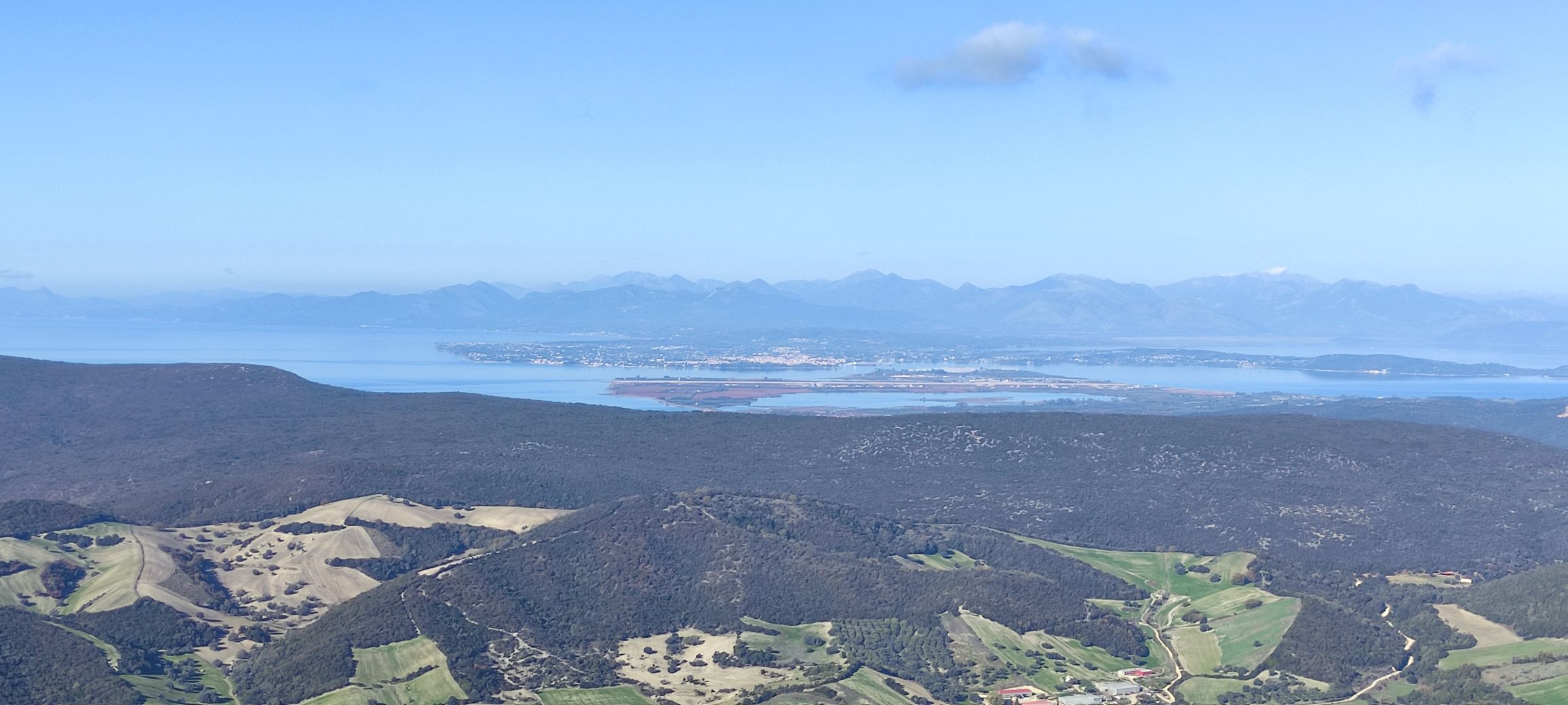 Природозащитникът публикува в социалната мрежа Facebook снимки от най високия връх