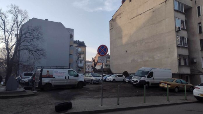 Парцел в ж.к. "Възраждане", Бургас