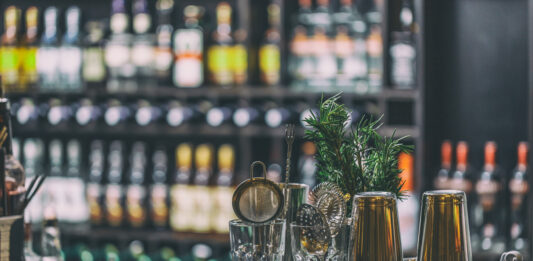 Франция,бар,гараната