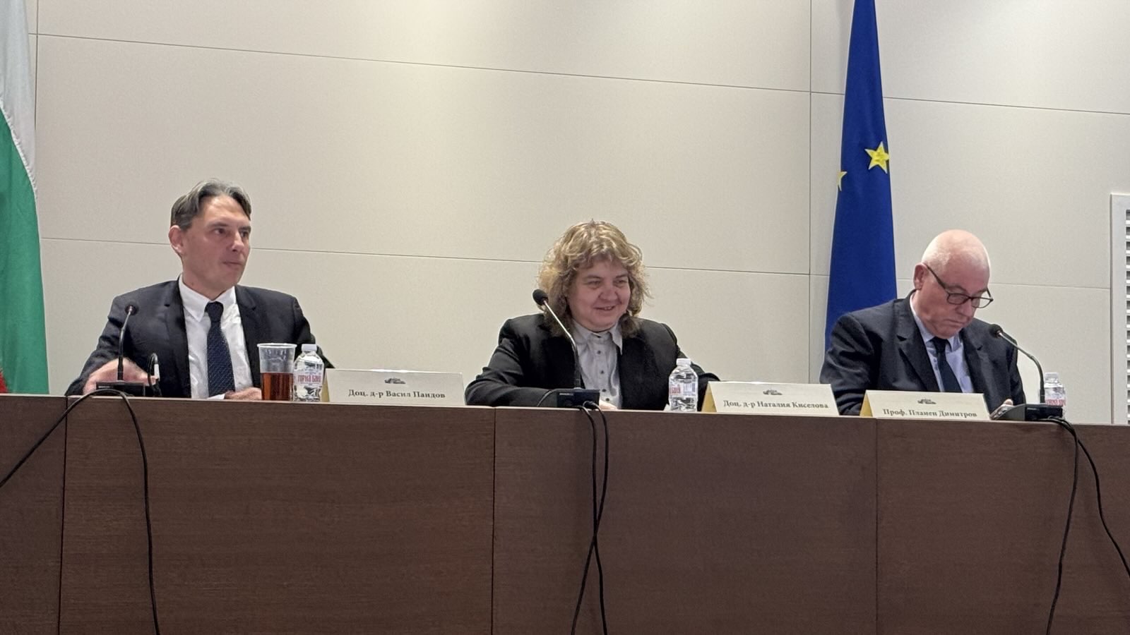 Продължаваме промяната–Демократична България ще внесе в Народното събрание предложение