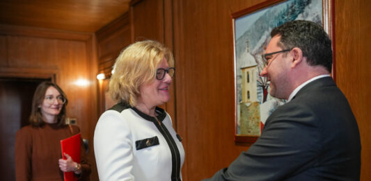 Н. Пр. Андреа Икич-Бьом и Даниел Митов