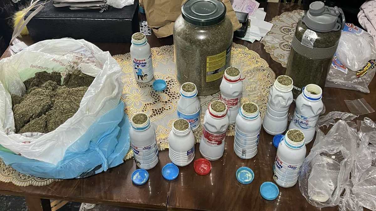 Около 5 килограма друсан чай реагирал при направения полеви наркотест