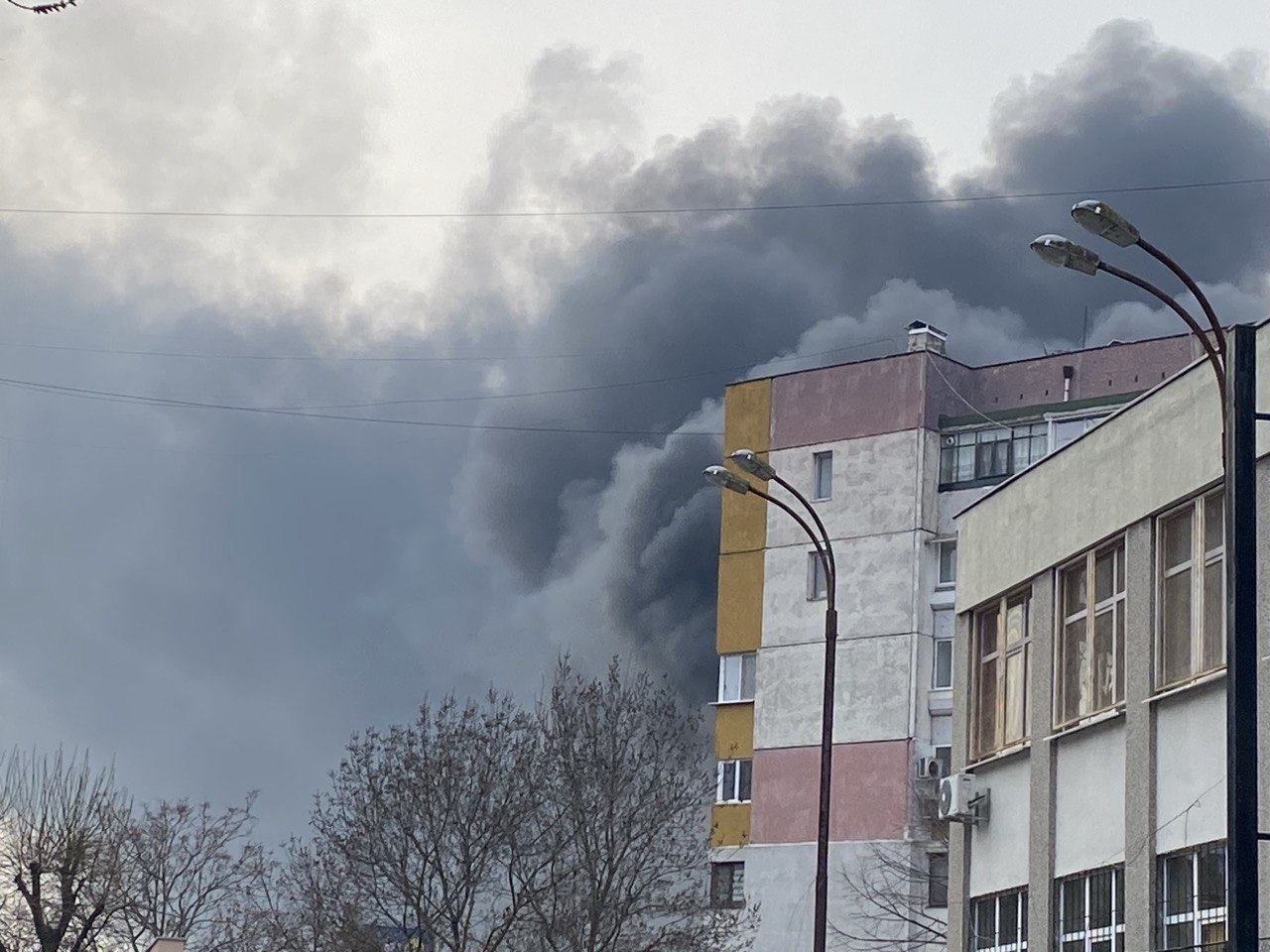 Голям пожар гори край бул Тодор Александров в района на