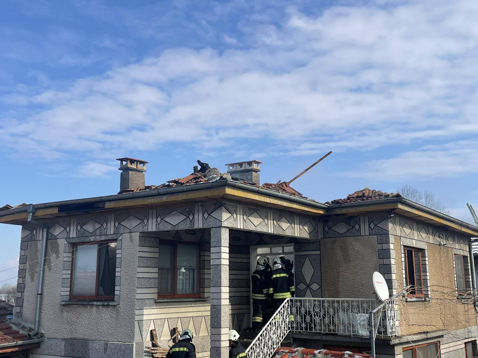 Пожар в къща в село Милево община Садово вдигна по