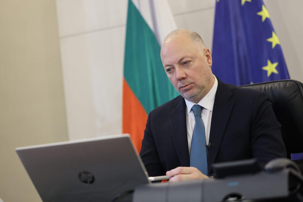 Росен Желязков ще участва в Среща за мира и сигурността