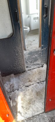 Сняг във влак на "БДЖ"