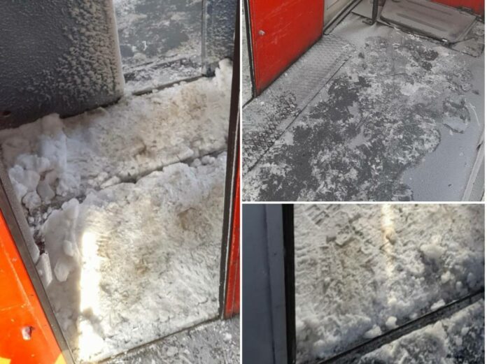 Сняг във влак на "БДЖ"