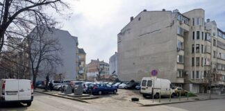 Имот в ж.к. „Възраждане“ в Бургас