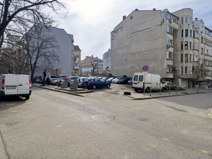 Имот в ж.к. „Възраждане“ в Бургас