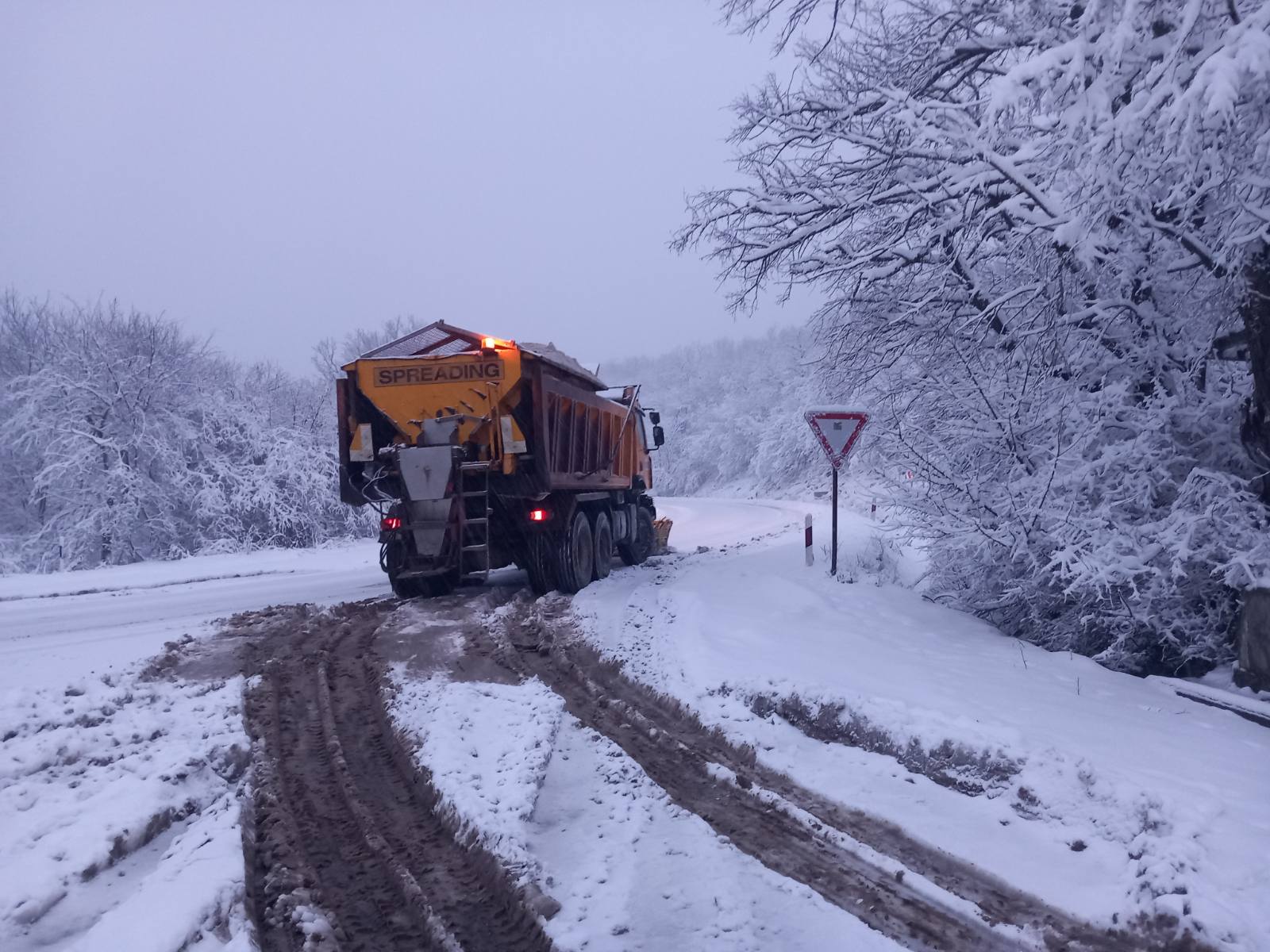 Затваря се за движение на всички МПС път I 9 Бургас