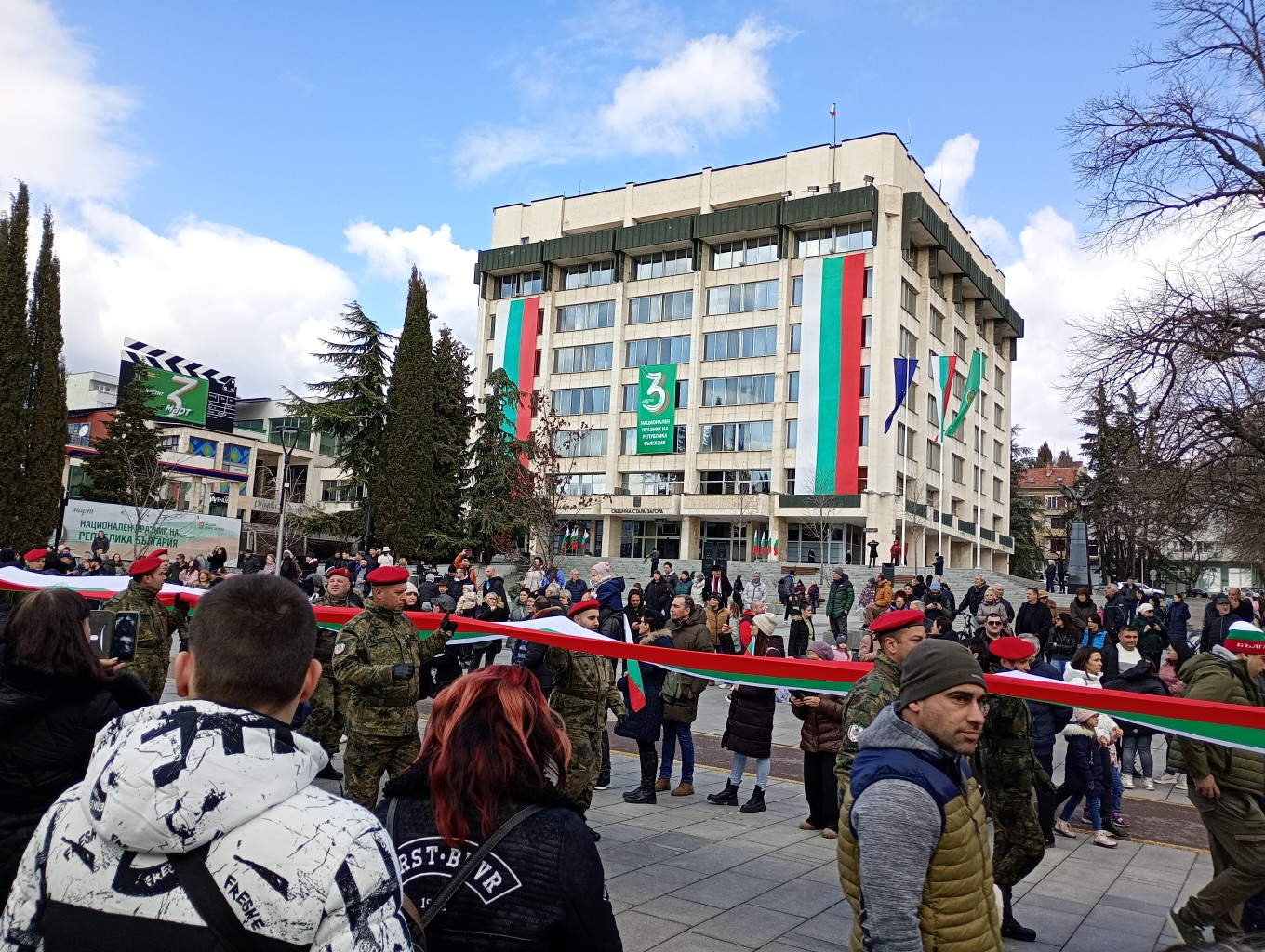 147 години от Освобождението отбелязаха днес хиляди старозагорци Издигането на