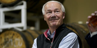 Аса Хътчинсън