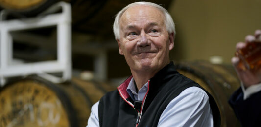 Аса Хътчинсън