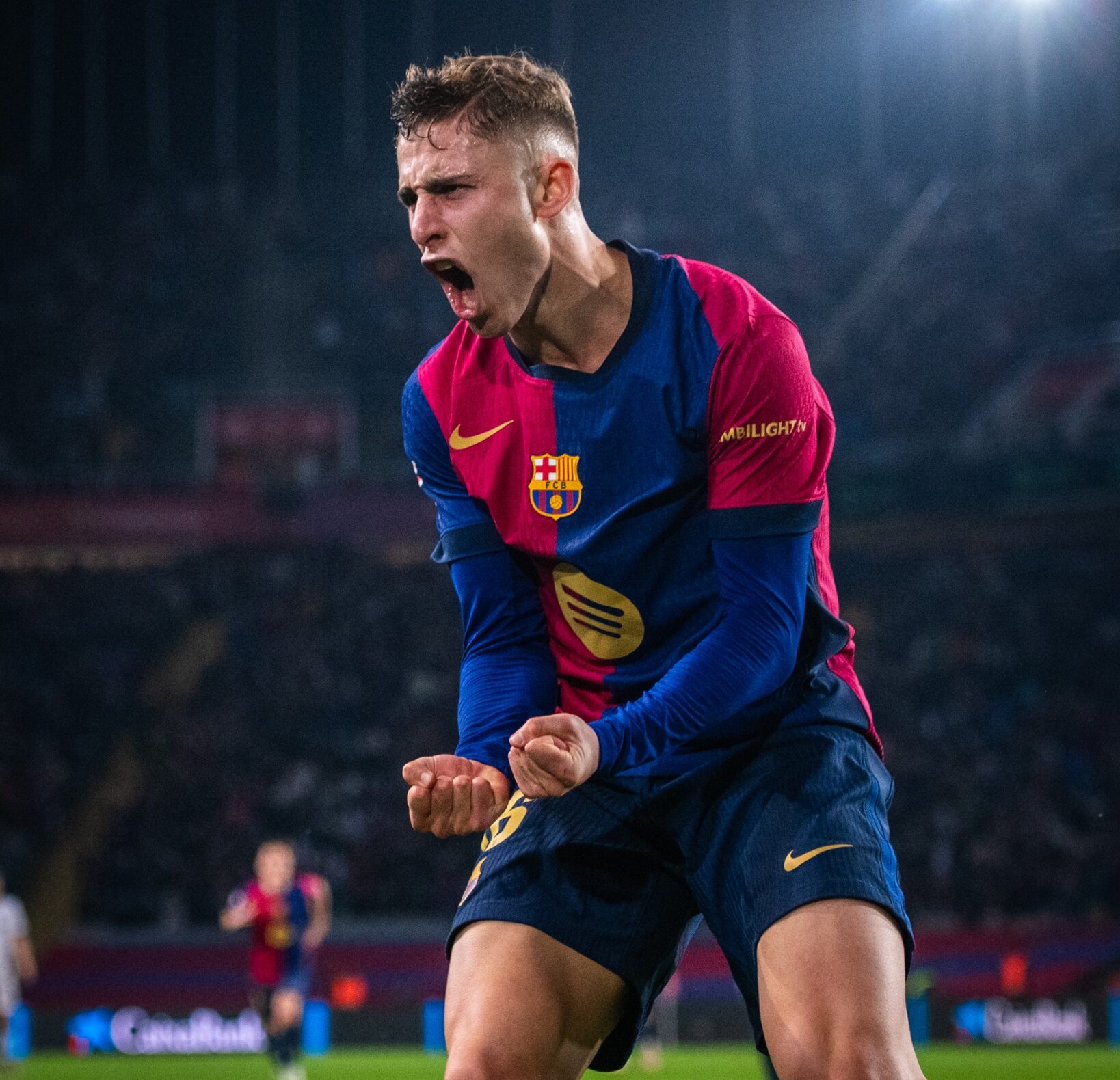 Барселона записа убедителна победа с 3 0 над Осасуна в отложен