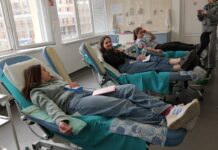 Ученички от ПГСАГ даряват кръв