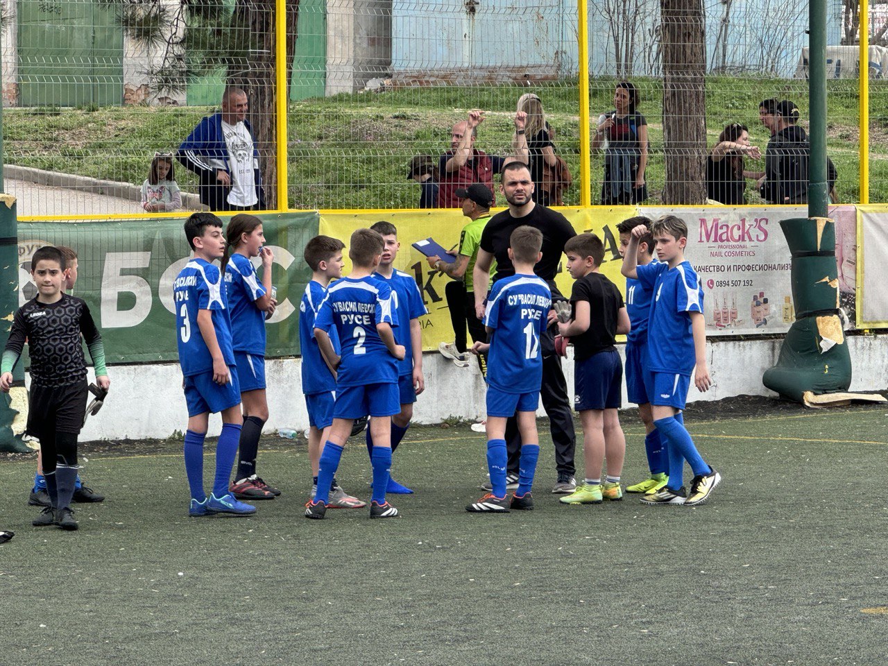 Футболният турнир Училищни лъвчета събра млади спортни таланти от 10