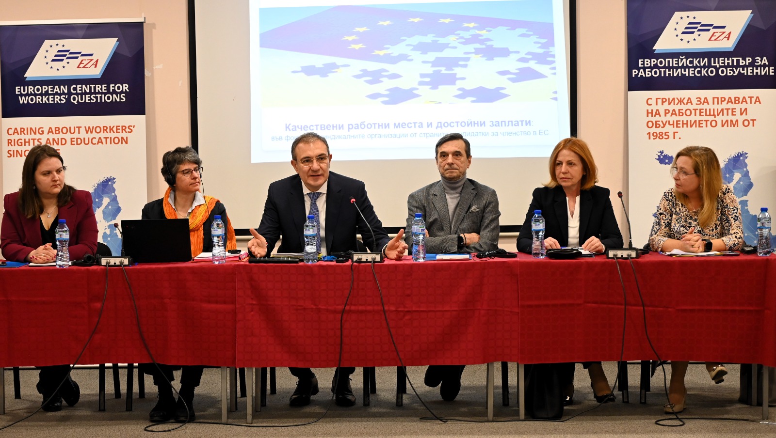 Министърът на труда и социалната политика заяви че е време